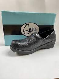 Savvy Brandy Black Embossed